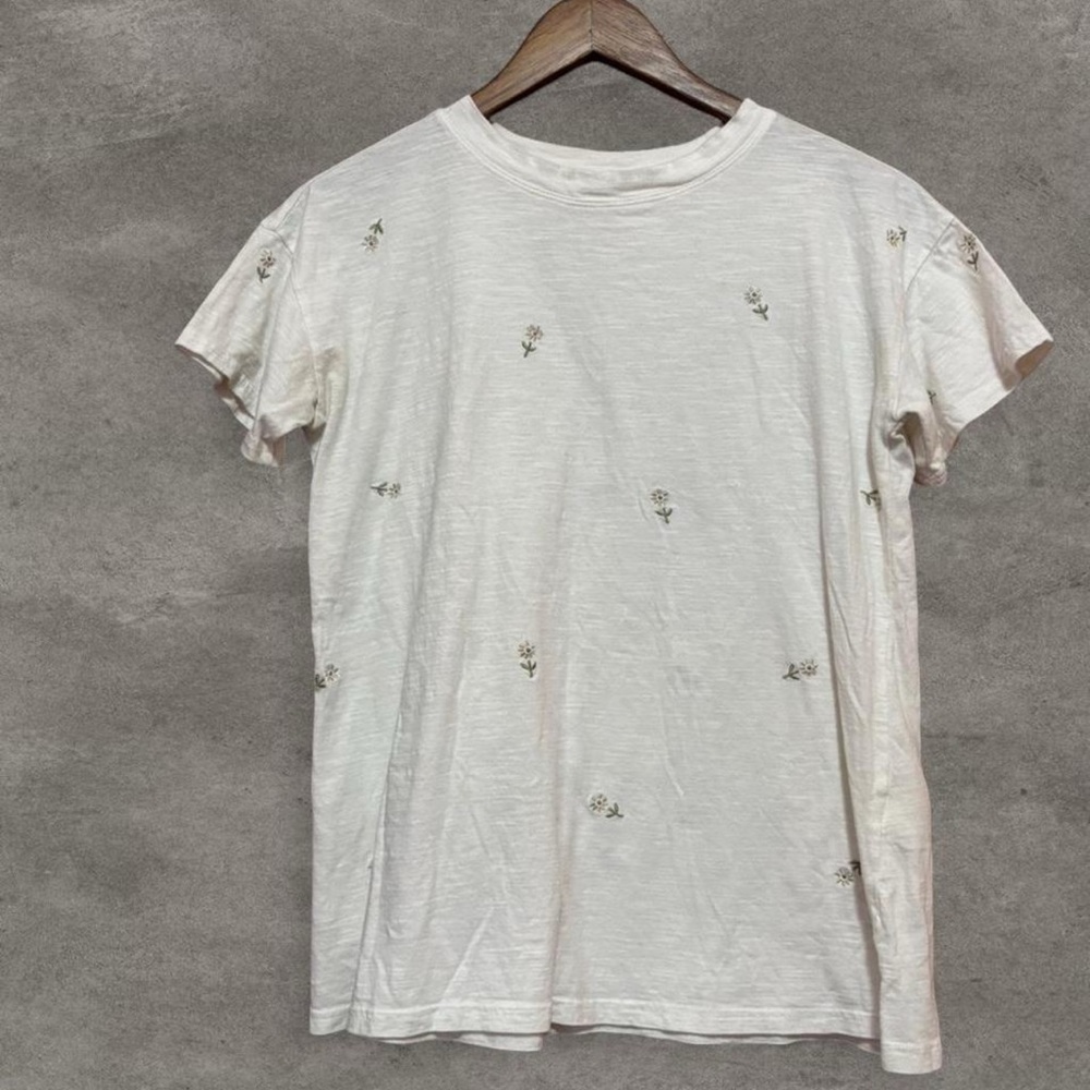 Floral Embroidered White Short Sleeve Tee